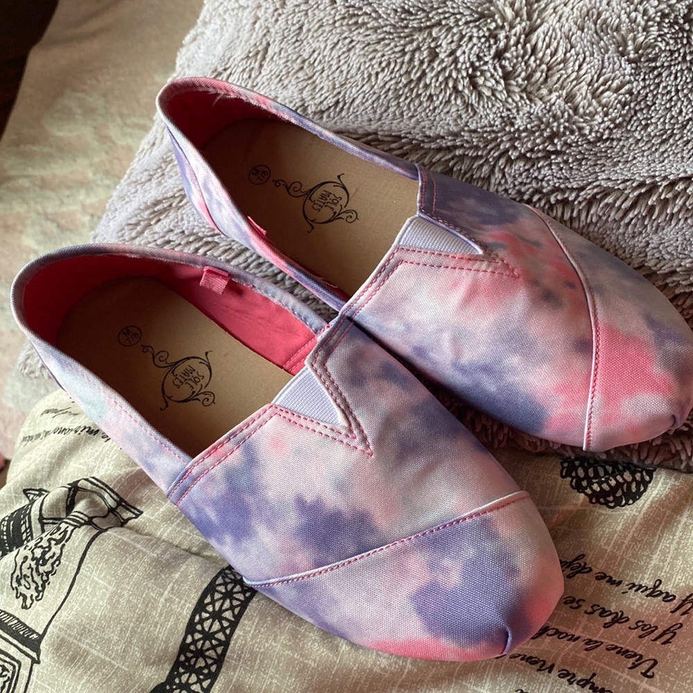 Comfortable Shoes, Size 7/8, Pink/Purple/White:)